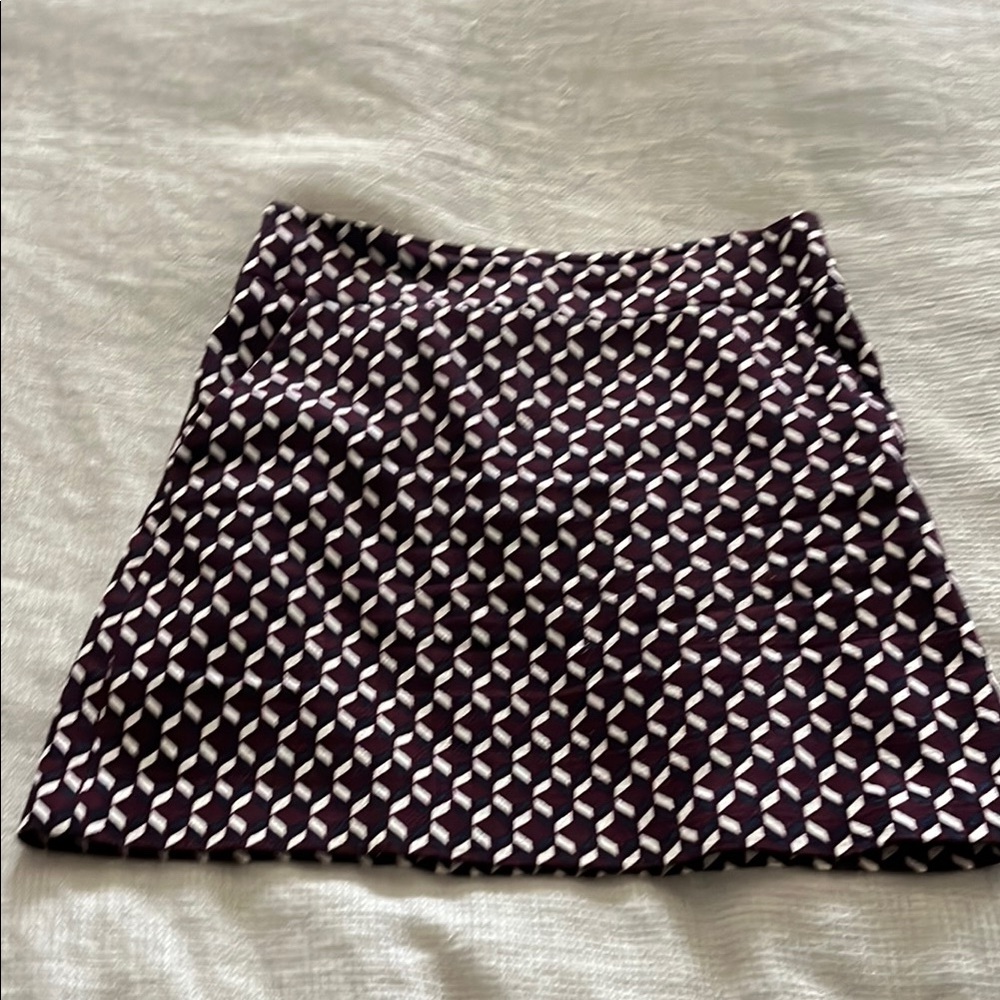 Ann Taylor Geometric Patterned Skirt, size 8